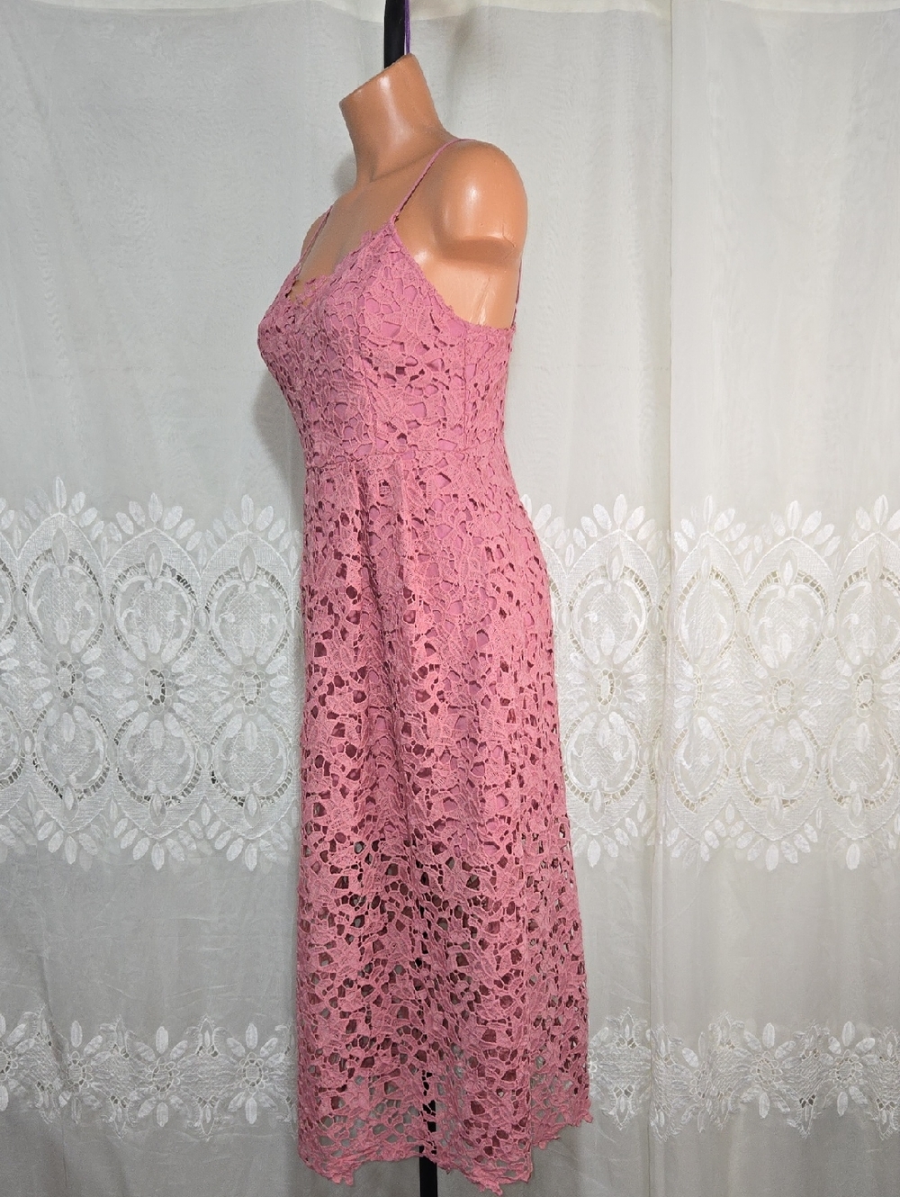 Astr Pink Mauve Floral Lace Midi Dress Sz Medium - Picture 2 of 5